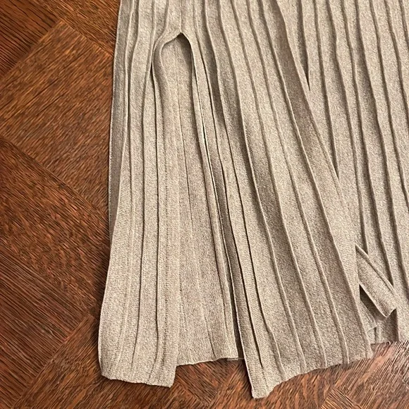 Falconeri Made in Italy Knit Pleated Midi Skirt Pale Gray Silver XS -Small - Picture 12 of 13